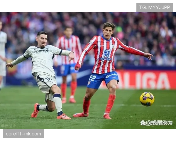 巴斯托尼赛场激战再起，双方激烈对决引燃观众热情