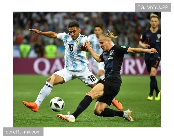 阿根廷队凭借稳固防线再取胜利,防守反击战术展现高效韧性 阿根廷队凭借稳固防线再取胜利,防守反击战术展现高效韧性